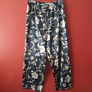 Cute Flower Pants Sz Medium Light and Breezy